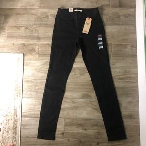 Levis w27 L34 black mid rise skinny jeans NWT